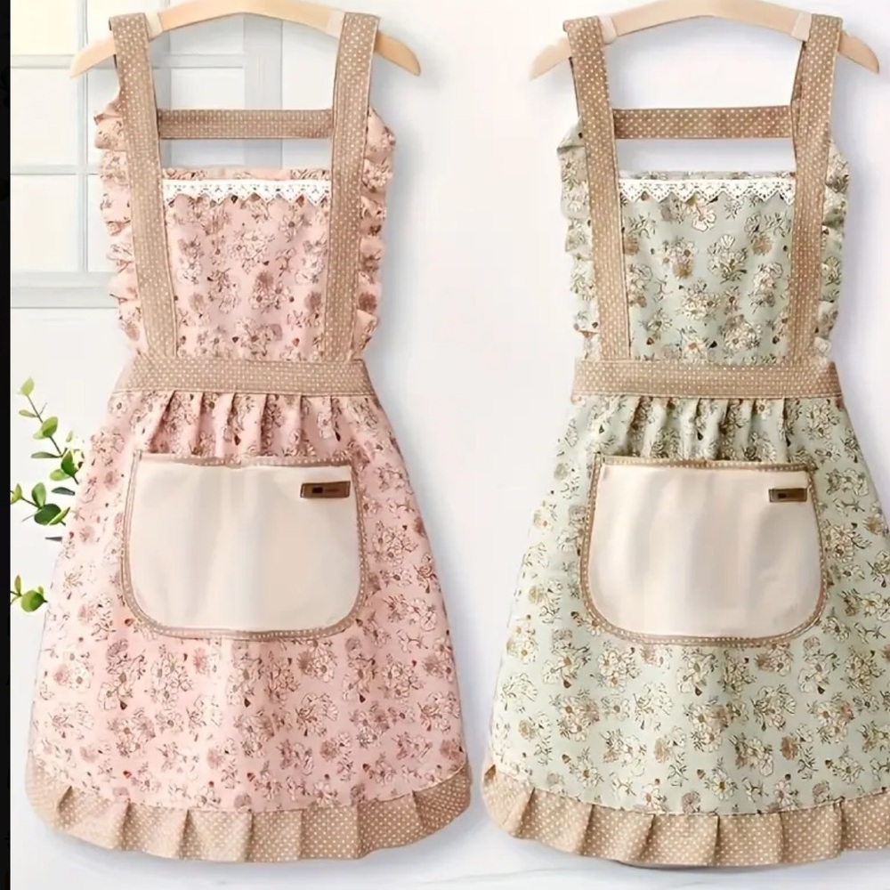 NWT Floral Pink Apron With A Pocket